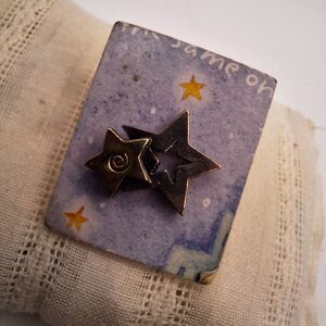 2 Star Brown Stars Swirl Lapel Pin